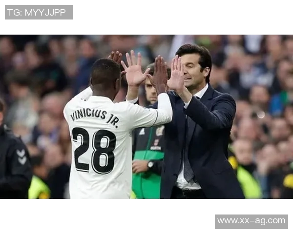 维尼修斯与切尔西传闻不实球员全心投入皇马赛季