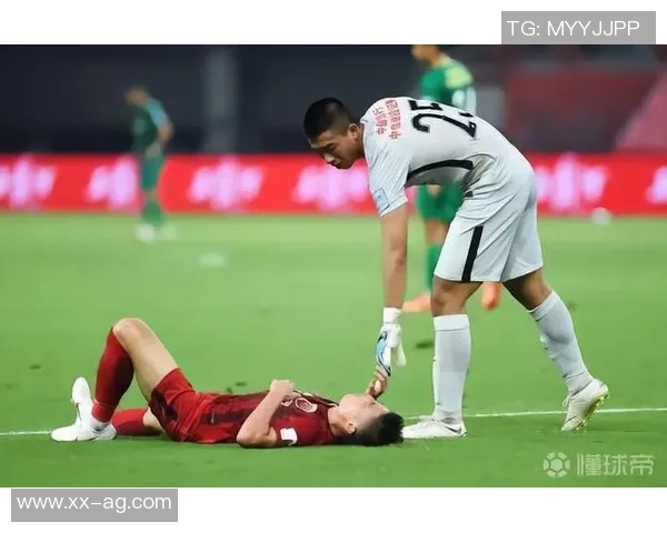 郭全博神勇表现连扑两球令对手外援无奈抱头痛惜展现门将绝技 郭全博神勇表现连扑两球令对手外援无奈抱头痛惜展现门将绝技